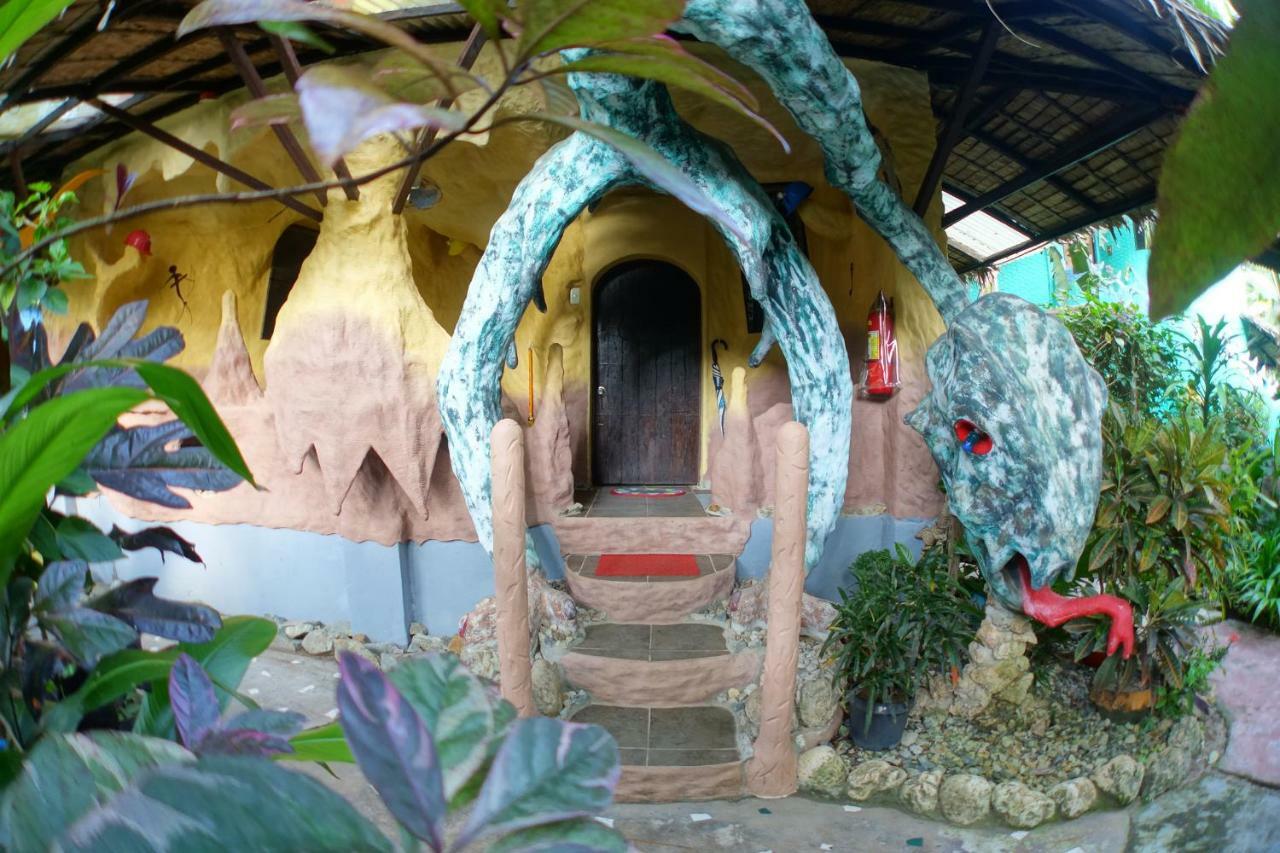Takatuka Beach Resort Sipalay Esterno foto