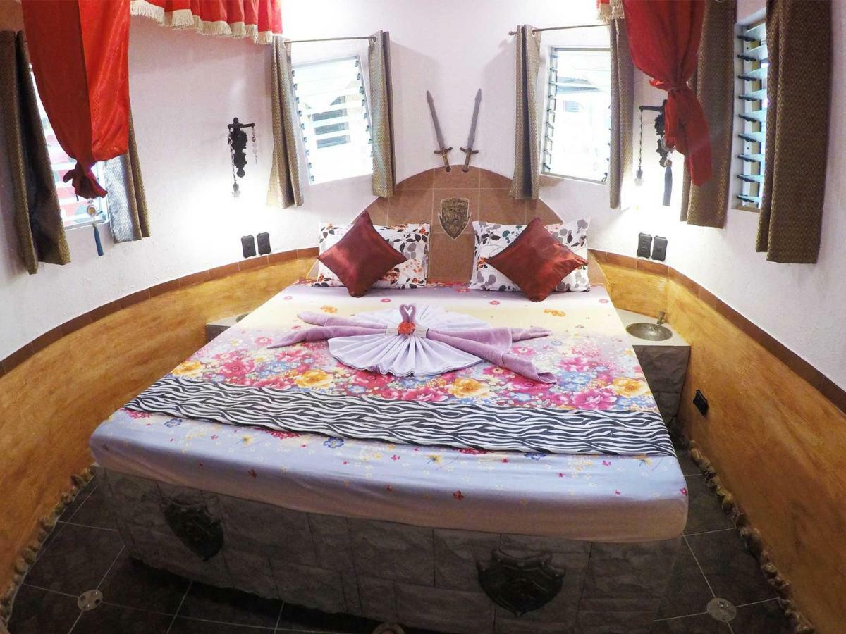 Takatuka Beach Resort Sipalay Esterno foto